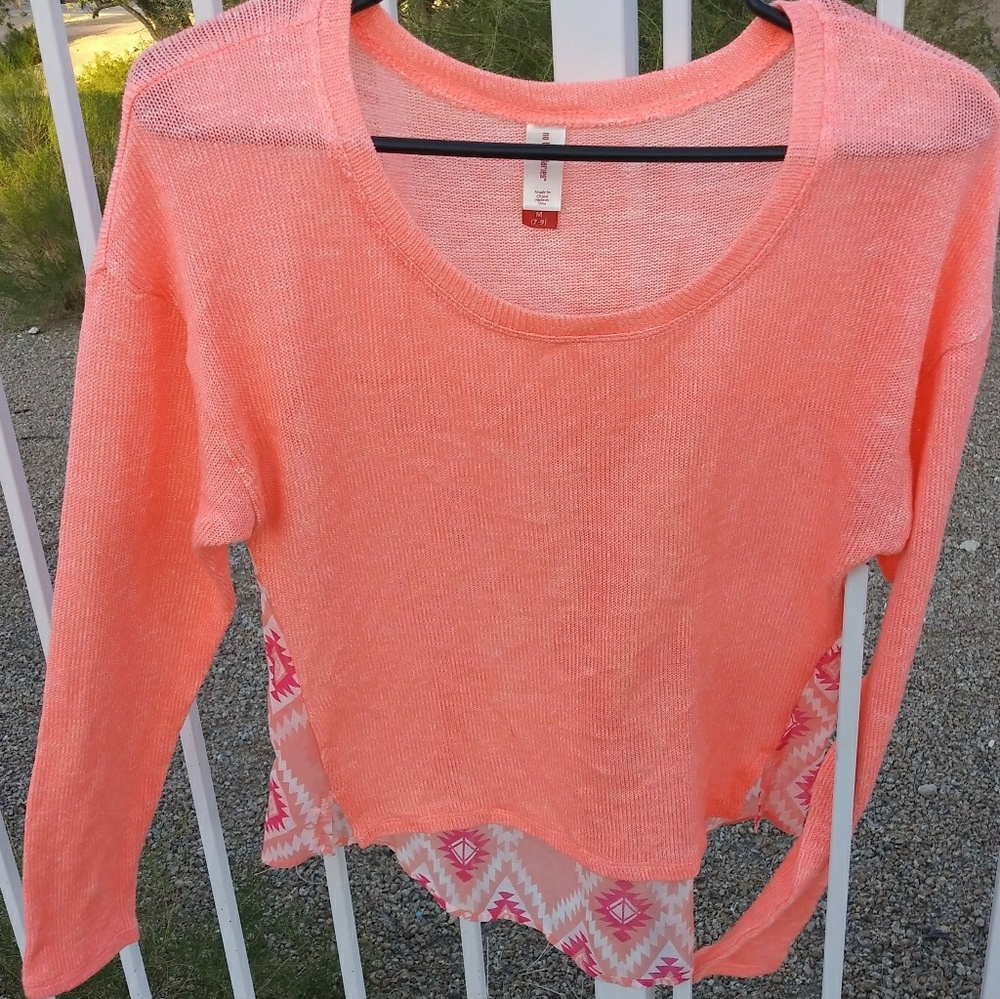 Never Worn Peach color lightweight top med